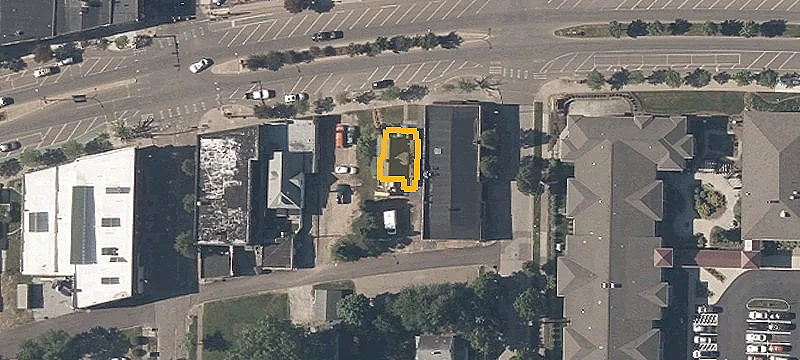 916 Kenmore Blvd