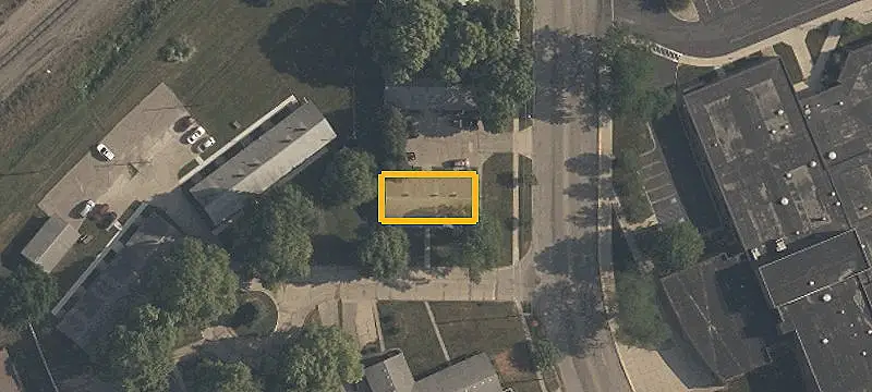 1001 Cass Rd