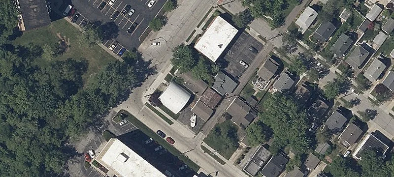 18895 Detroit Ext