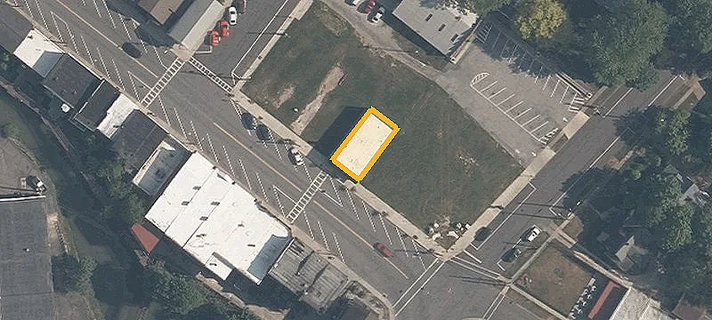 8121 Main St
