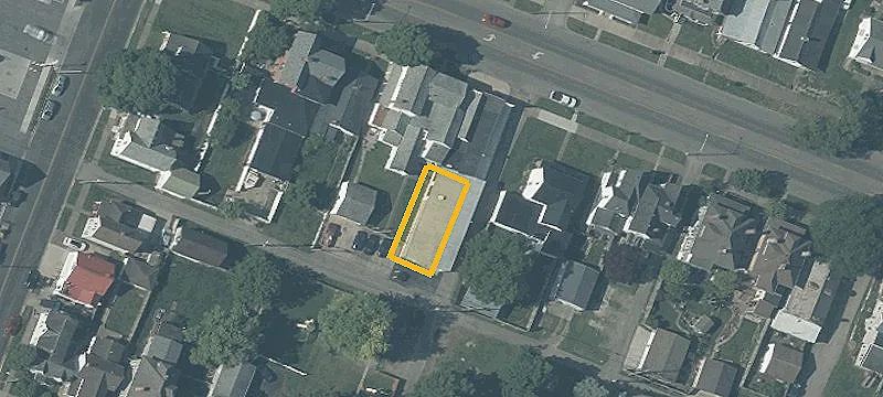 325 Main St