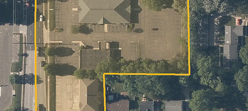 3903 Darrow Rd
