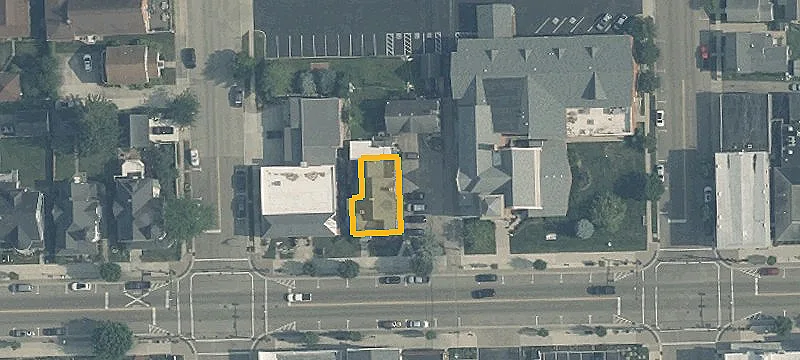 1521 Main St