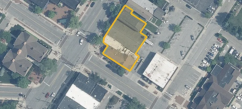 4022 Broadway
