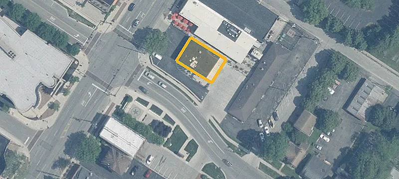 3952 Broadway