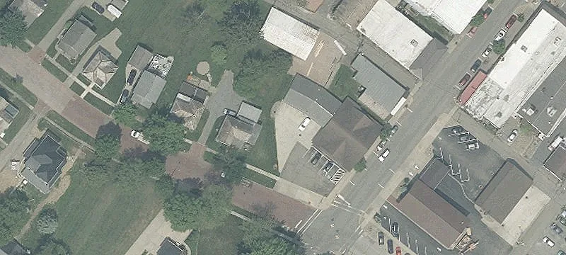 Maple St