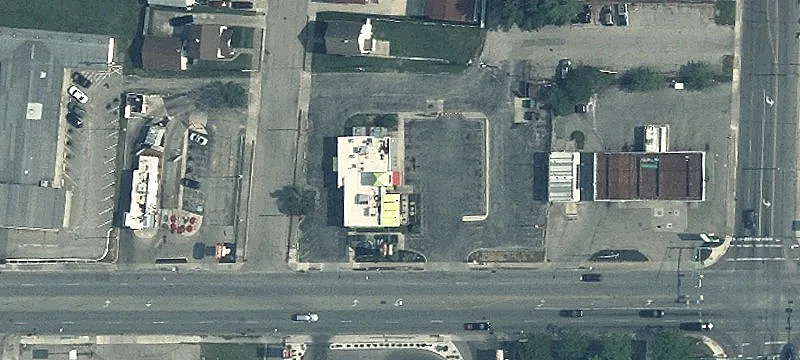 2534 Main St