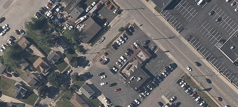 76 Broadway Ave