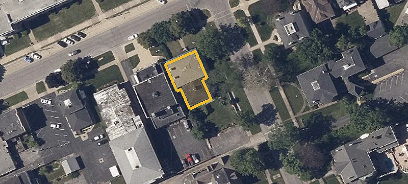 134 Adams St