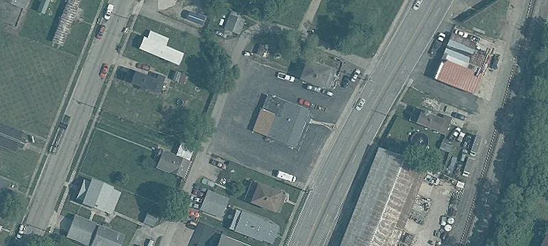 31 Riverside Dr