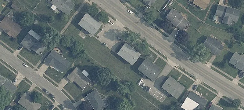 910 Lk Ave