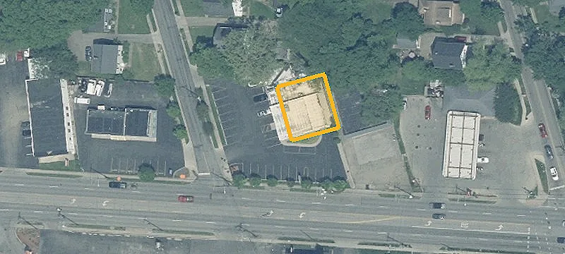 2210 Livingston Ave