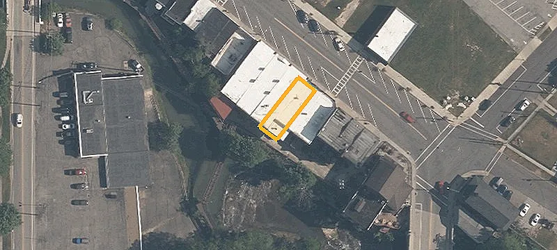 8124 Main St Uppr