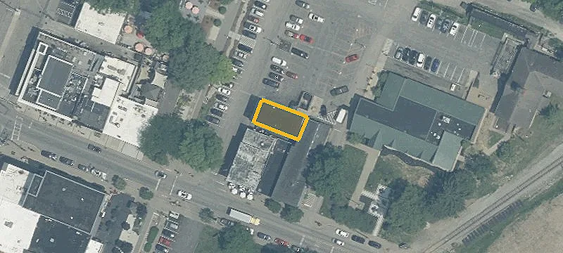 106 Railroad Ave