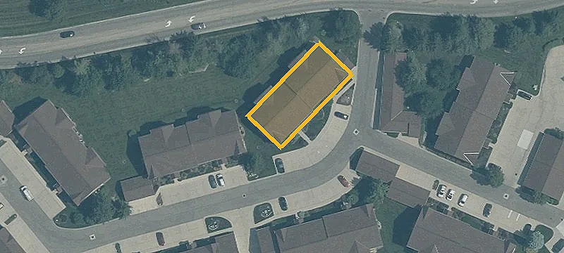 8773 Carrousel Park Cir0-1