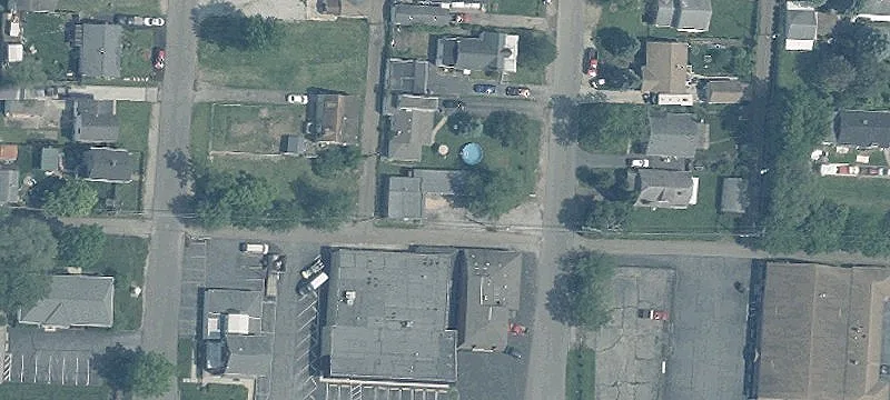 879 Erickson Ave