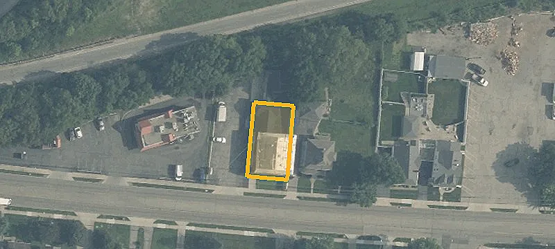 3305 Linden Ave
