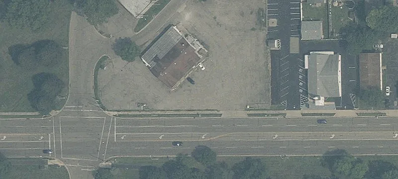 3339 Main St