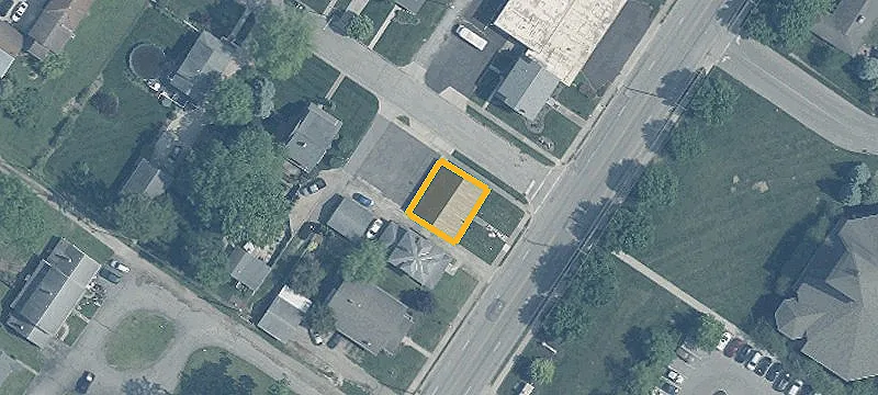 3739 Broadway
