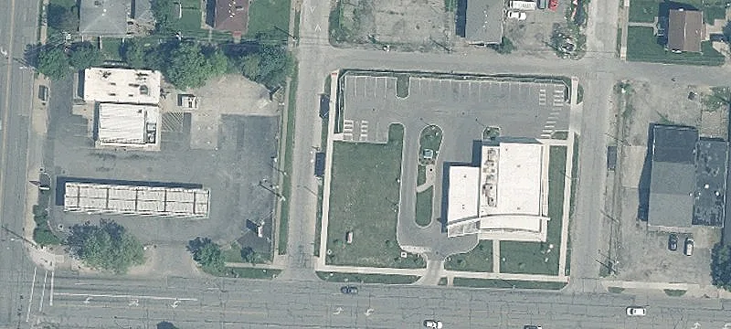 3170 Main St