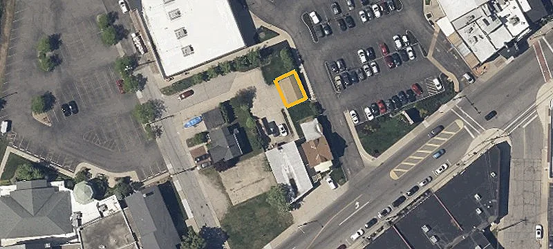 19340 Detroit Rd