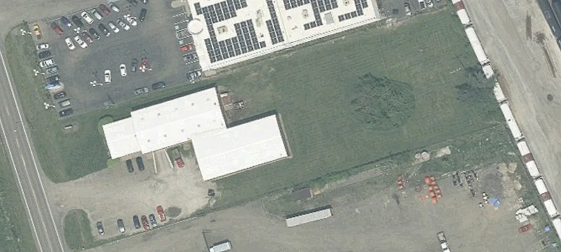 801 Commercial Pkwy