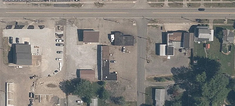 310 Nassau W St