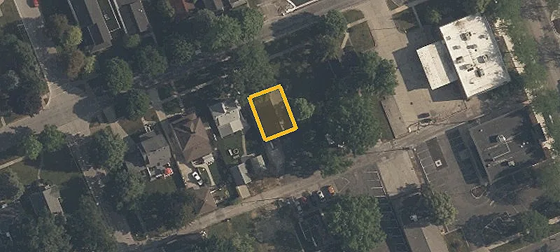 124 John St