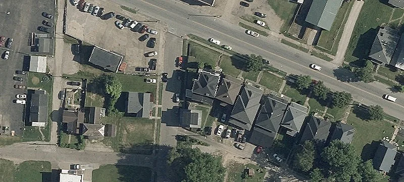 1252 Main St