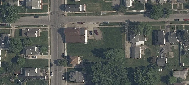 1098 Main St