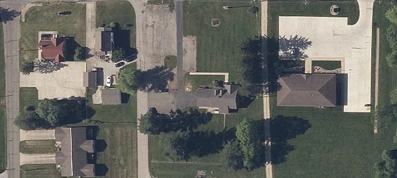 2031 Park W Ave