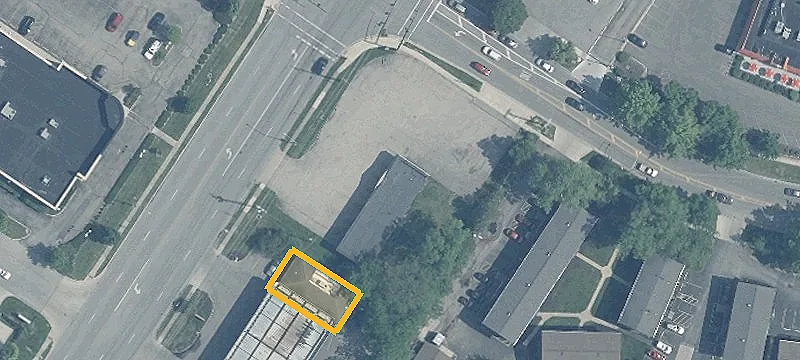 3586 Broadway