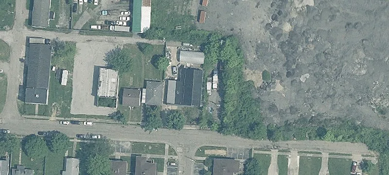 1104 Leona Ave