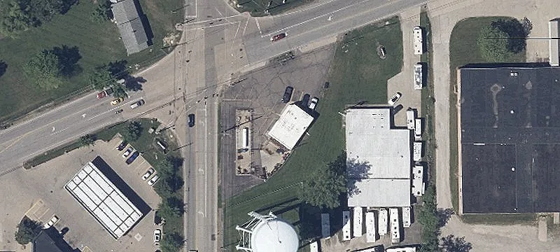 990 Lafayette Rd