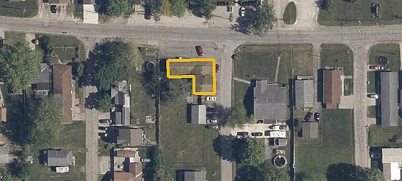 3807 Edgewater Dr