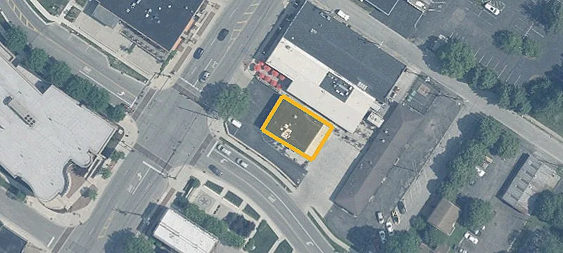 3952 Broadway