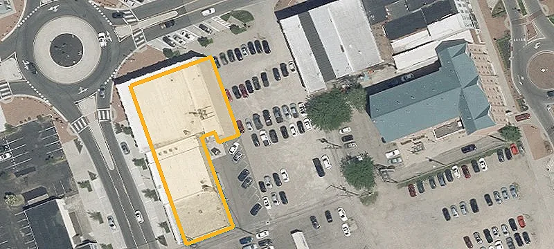 2125 Main St