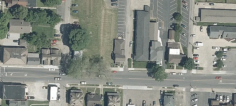 135 6th Ave