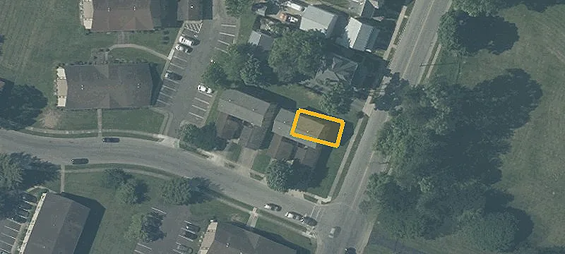 152 Lewis Ave