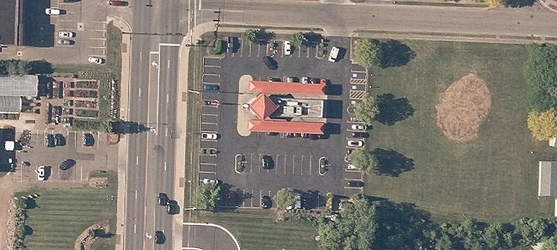 1558 Main St