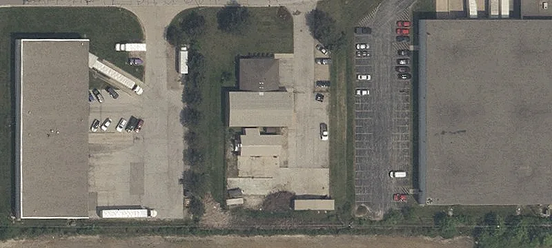 6915 Commodore Dr