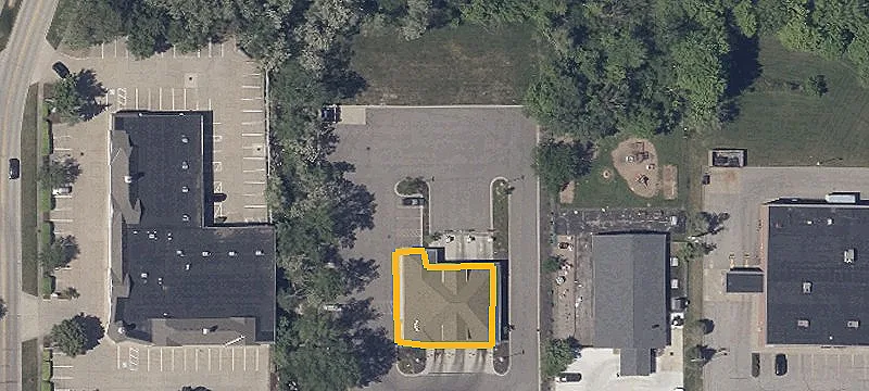 3901 Ctr Rd