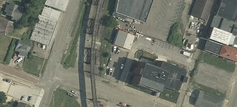 100 3rd St