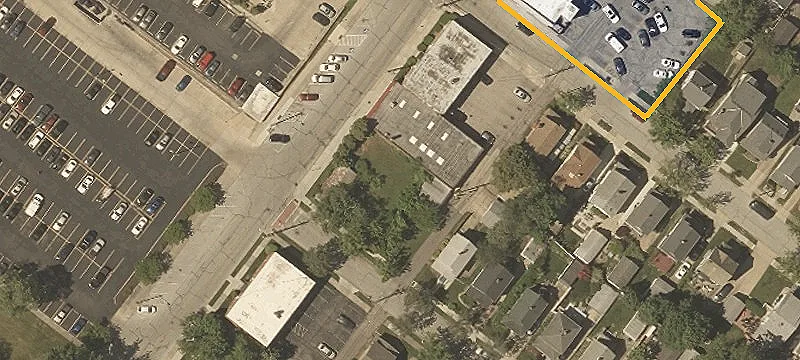 18875 Detroit Ext