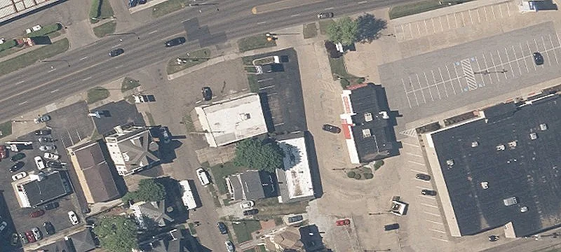 1107 Lincoln E Way