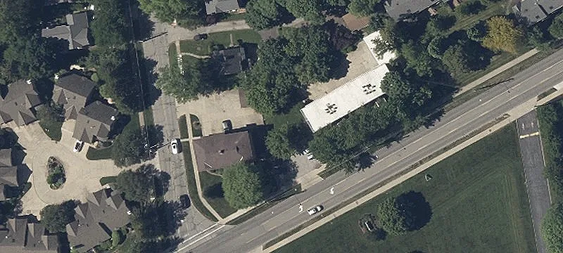 21180 Detroit Rd