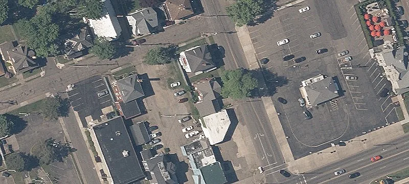 17 8th NE St