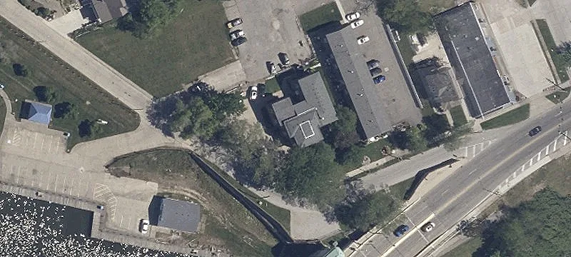 107 Erie Ave, Unit 2