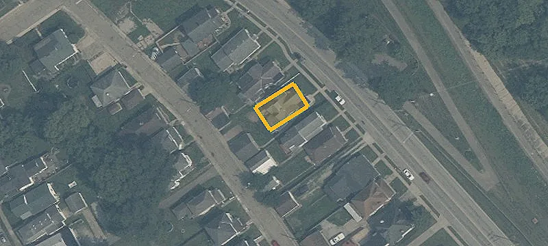 443 Riverside Dr