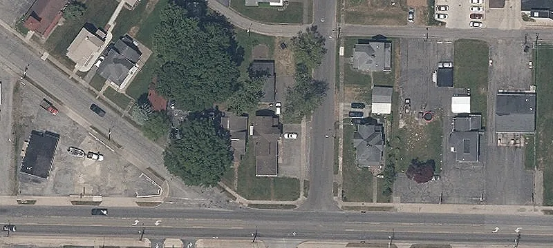 398 Robbins Ave
